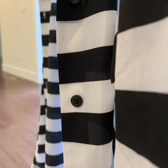 Banana Republic Button Down (NWOT) - Picture 3 of 3